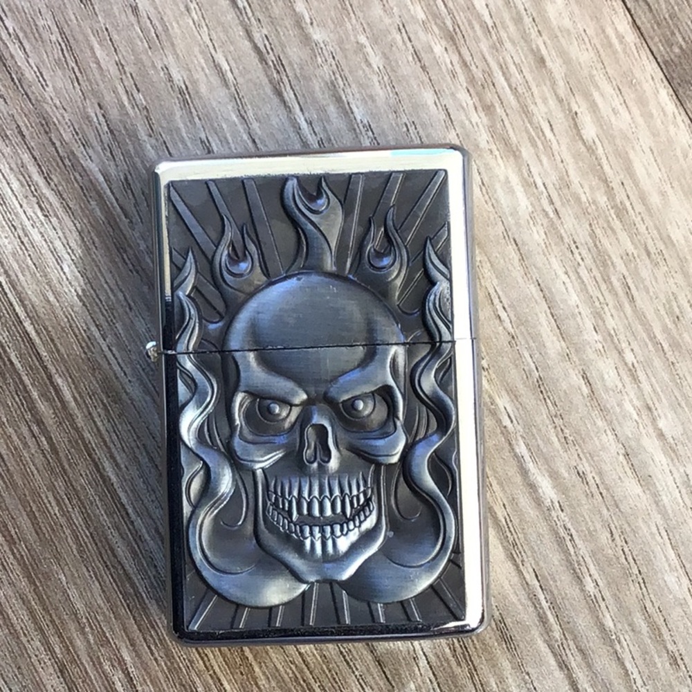Electronic Flameless Lighter Flaming Skull USB Rechargeable Coil Windproof Light